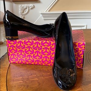 Tory Burch Patent Amy w/Patent Logo Shoes